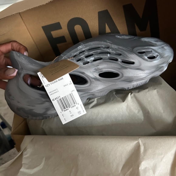 Yeezy Foam Runners main image 4